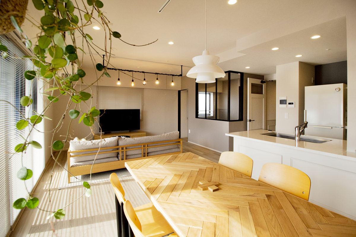 新築マンションリノベーション　広いリビング