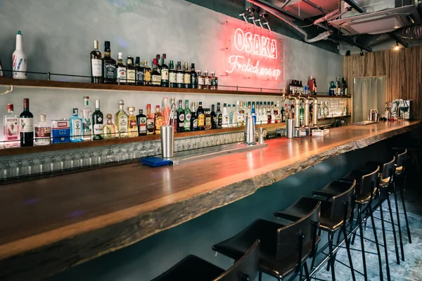 カフェ＆バー／8ish　心斎橋