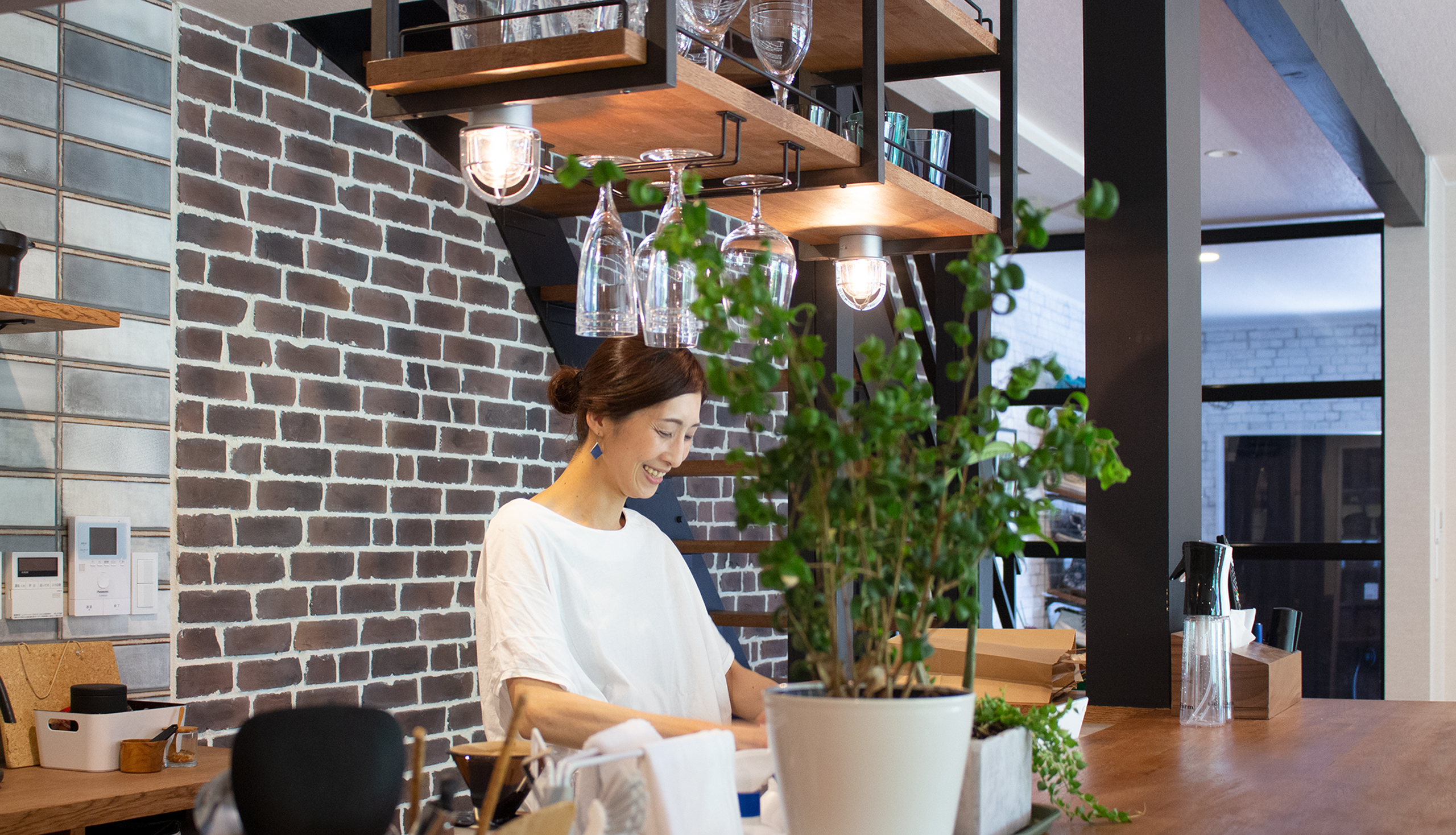 ギターが主役、音楽と笑顔のあふれるくらし