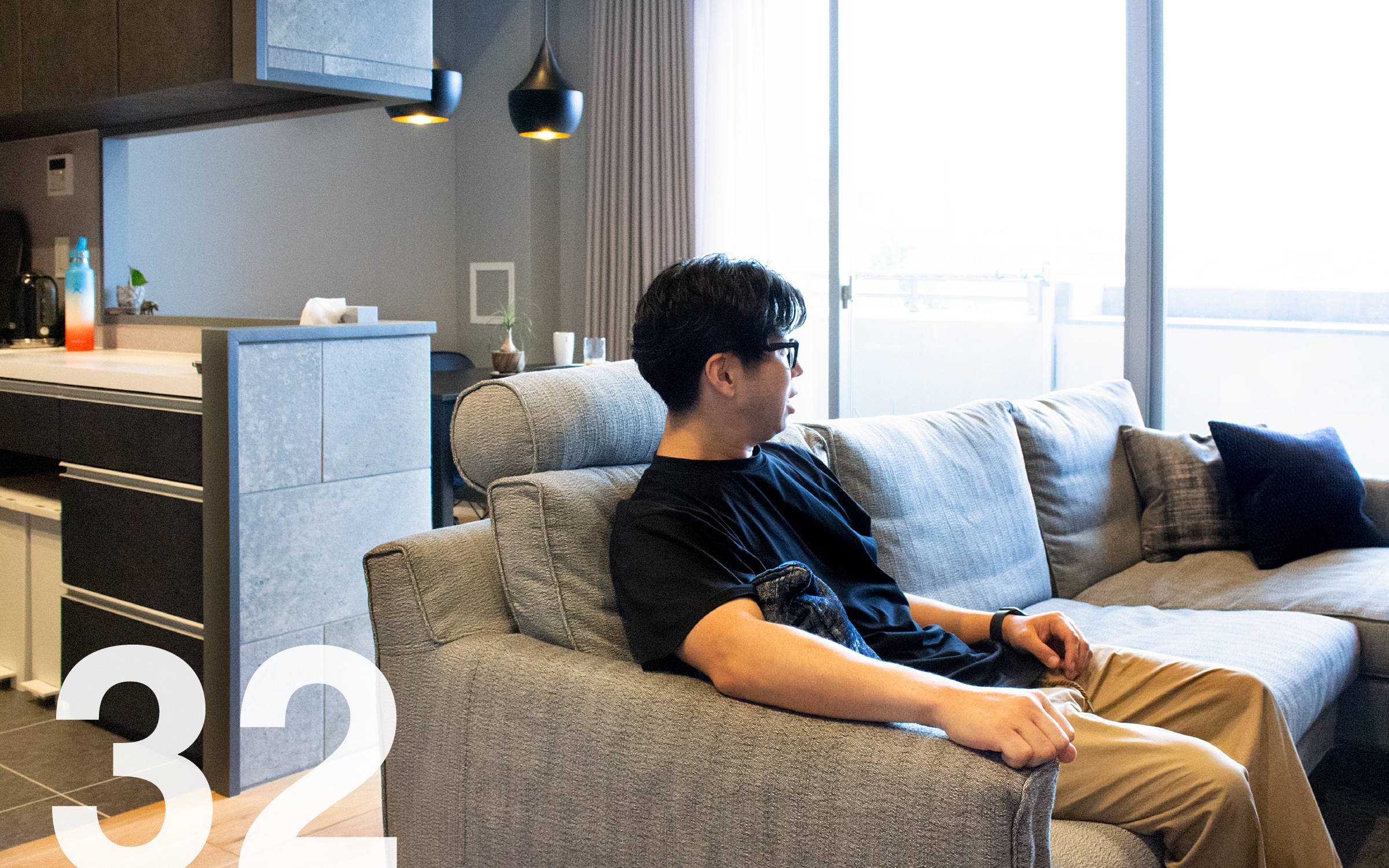 グレイッシュに統一された大人リラックスな空間