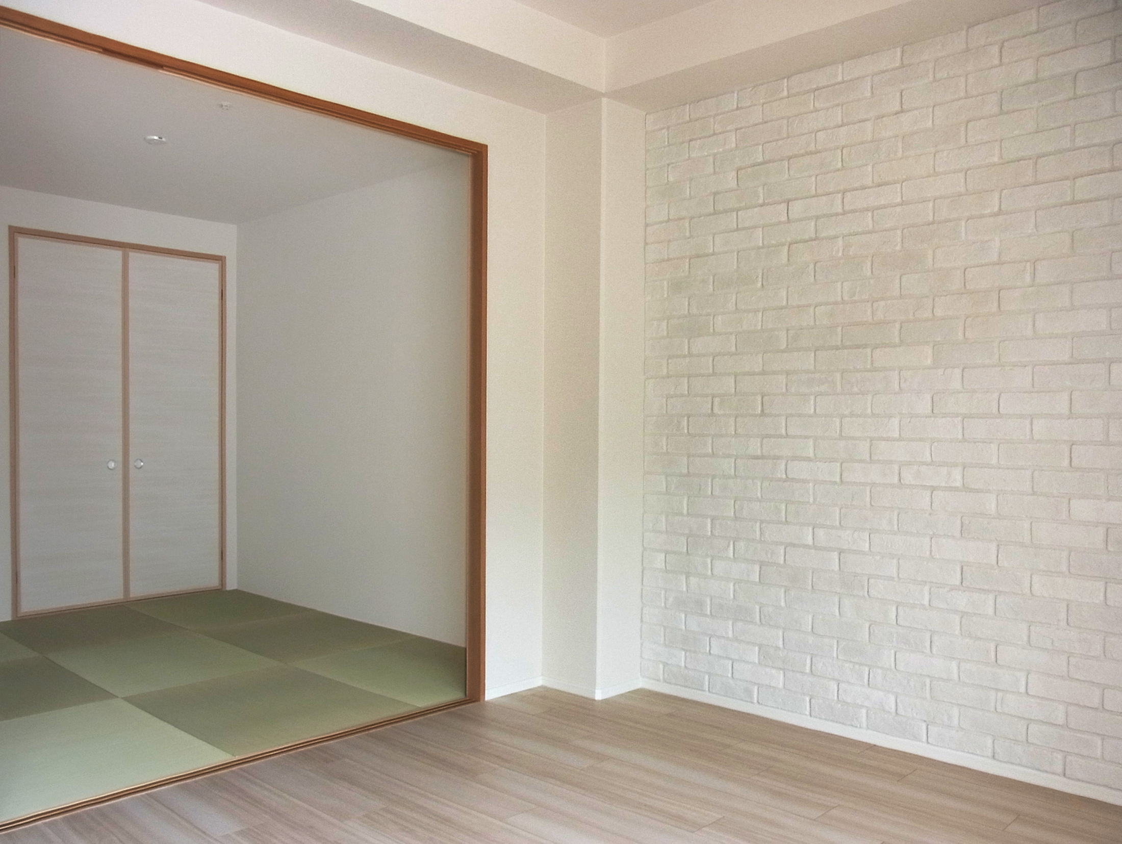 新築マンション　リノベーション　リビング　和室