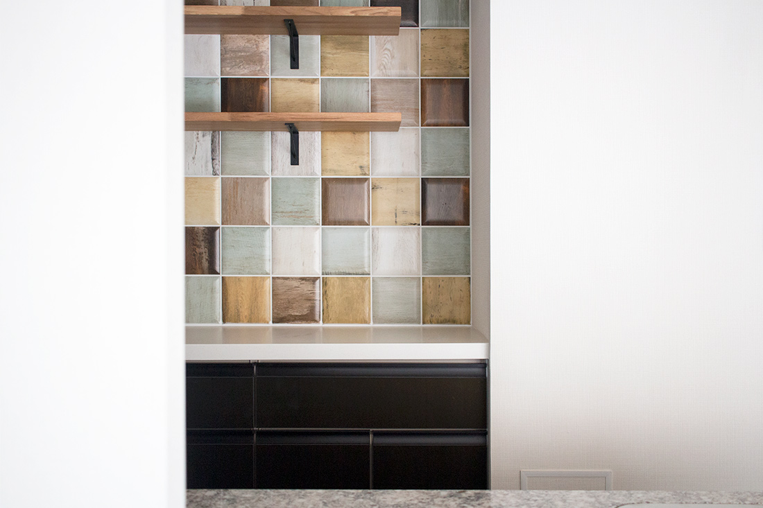 キッチン　壁面タイル