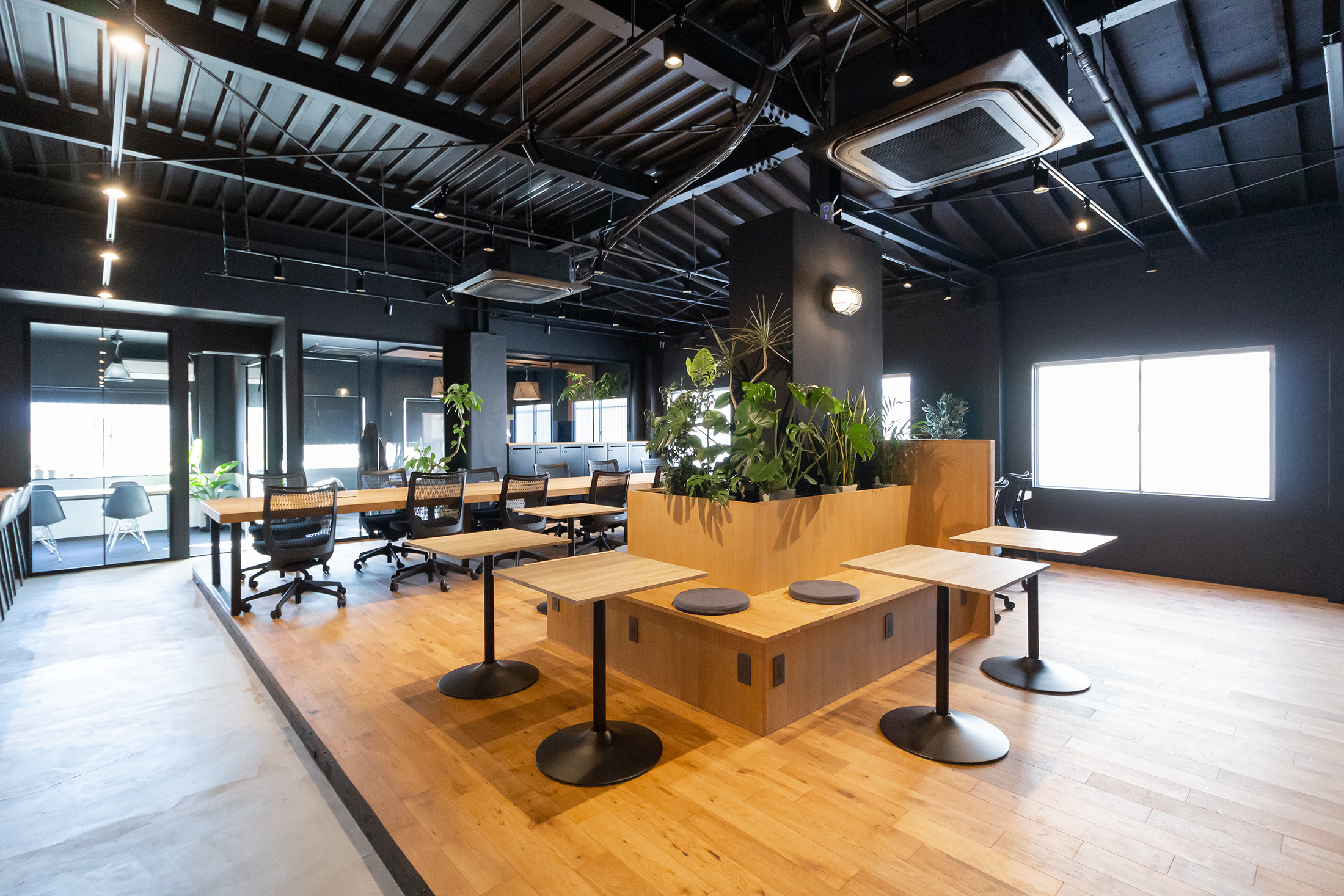 店舗デザイン・リノベーション「そばに　シェアオフィス」1人席