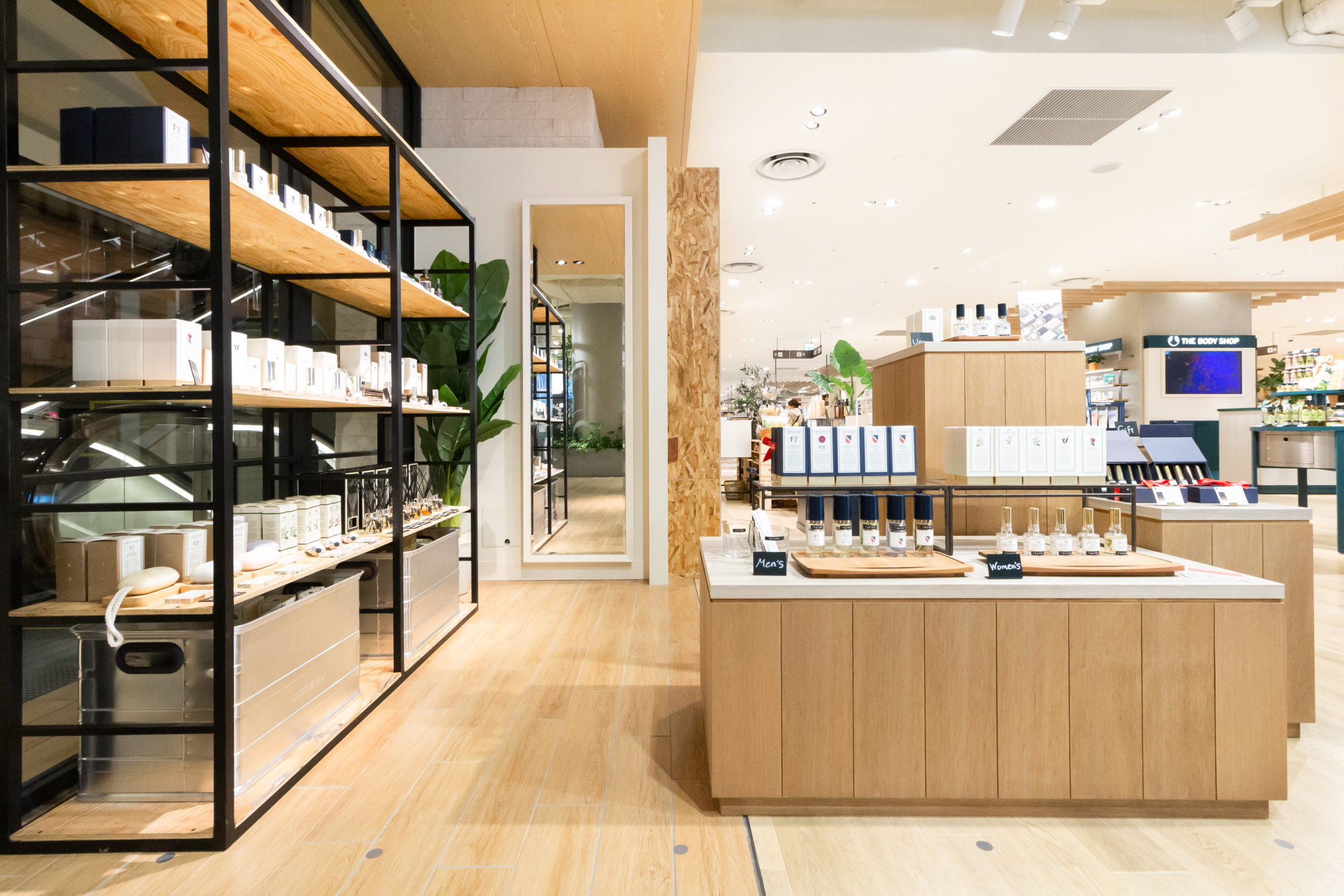 商品棚　商品台