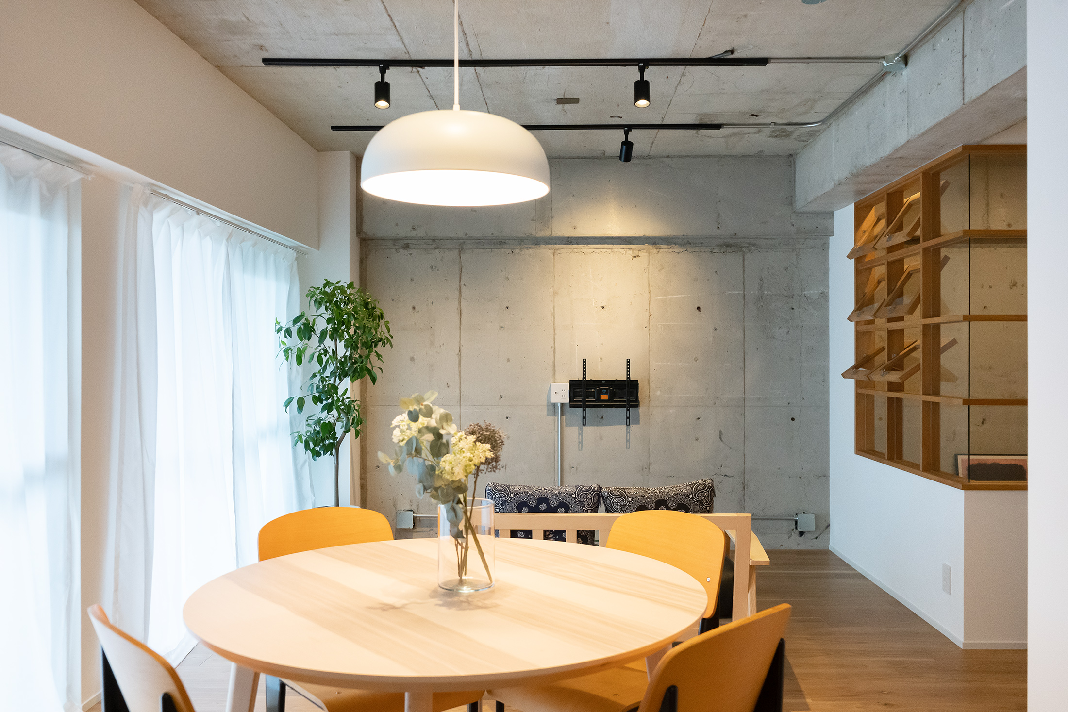 中古マンション　フルリノベーション　リビング　ダイニング