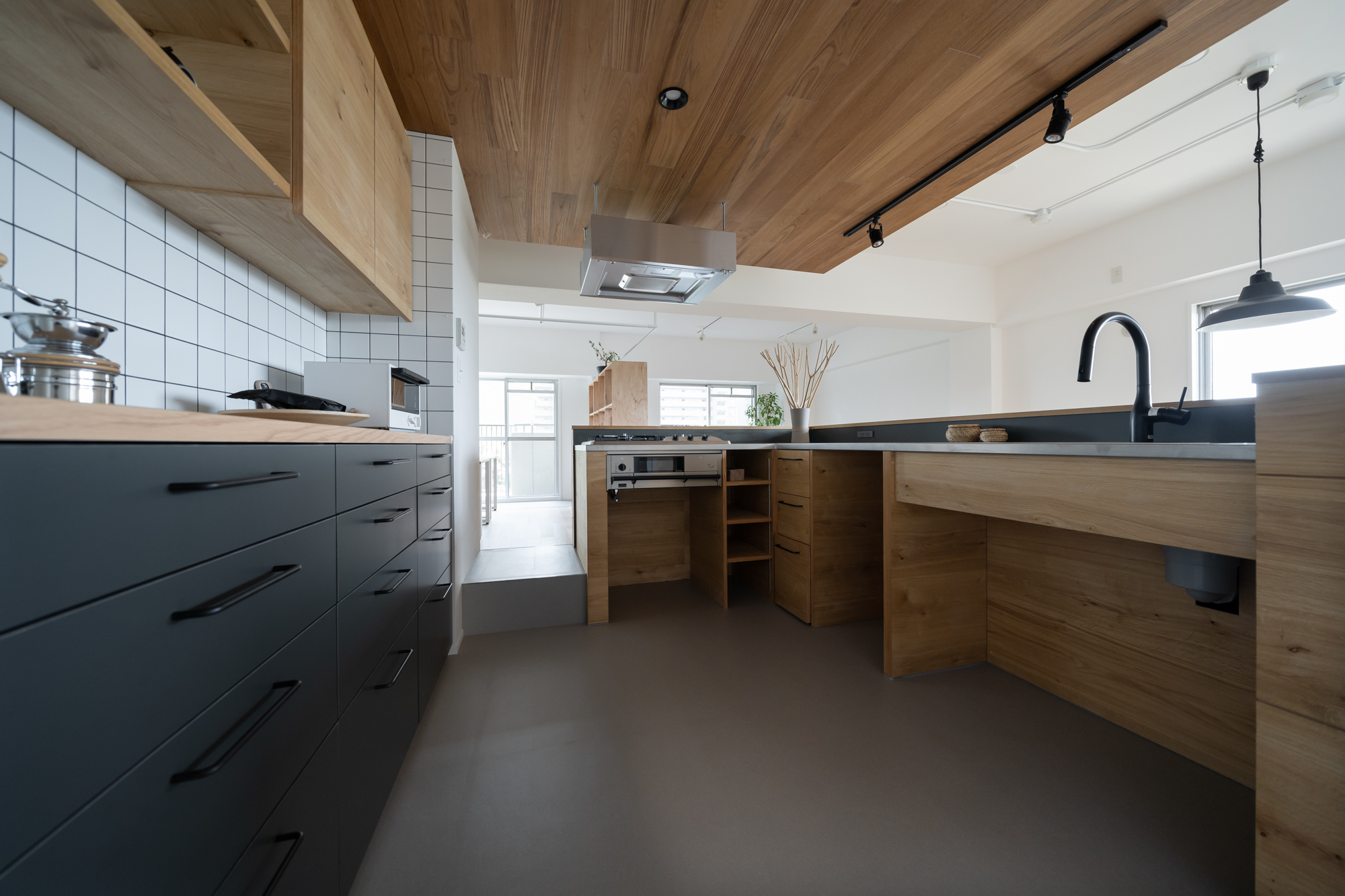 中古マンション　フルリノベーション　キッチン　カップボード