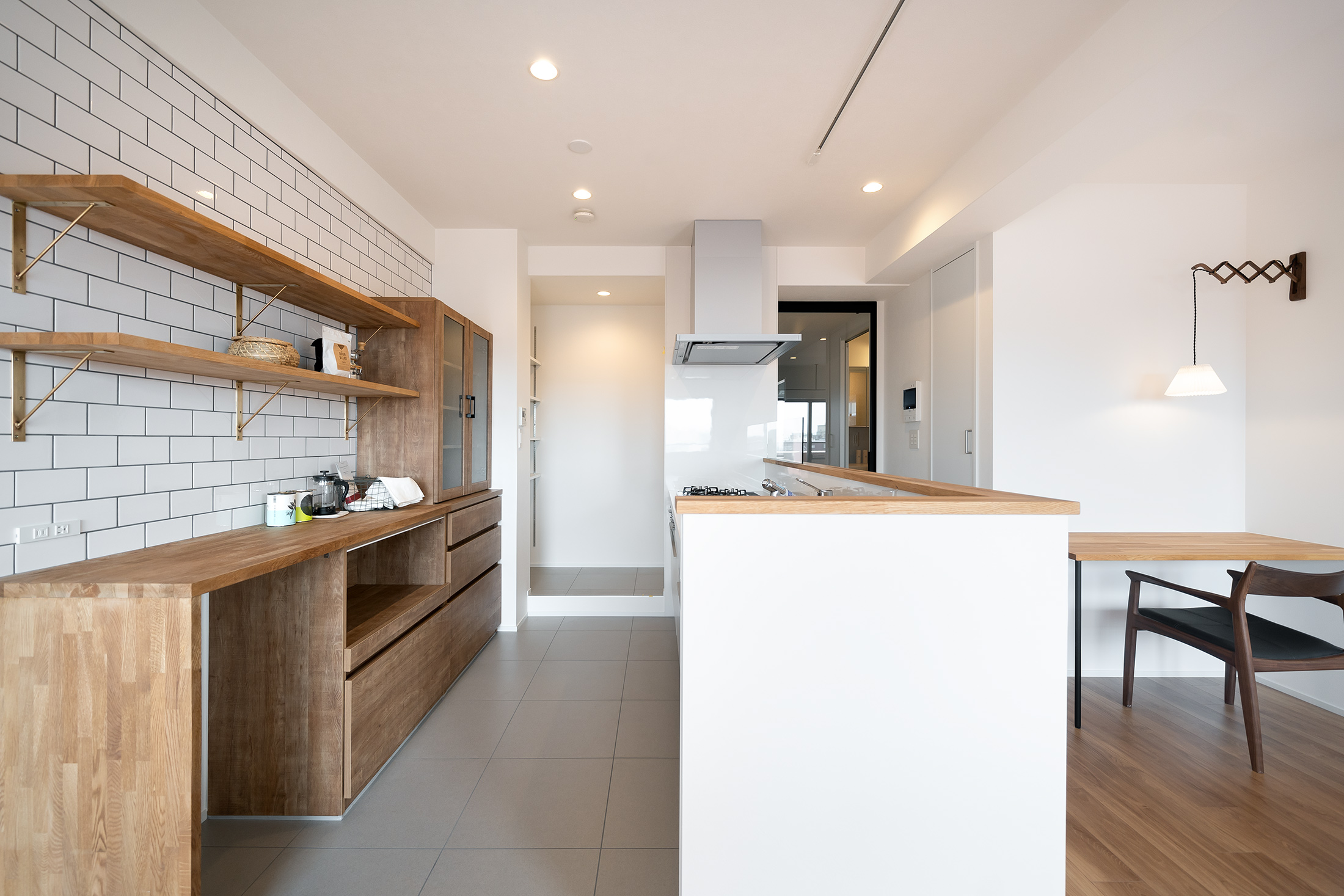 中古マンション　フルリノベーション　キッチン　カップボード