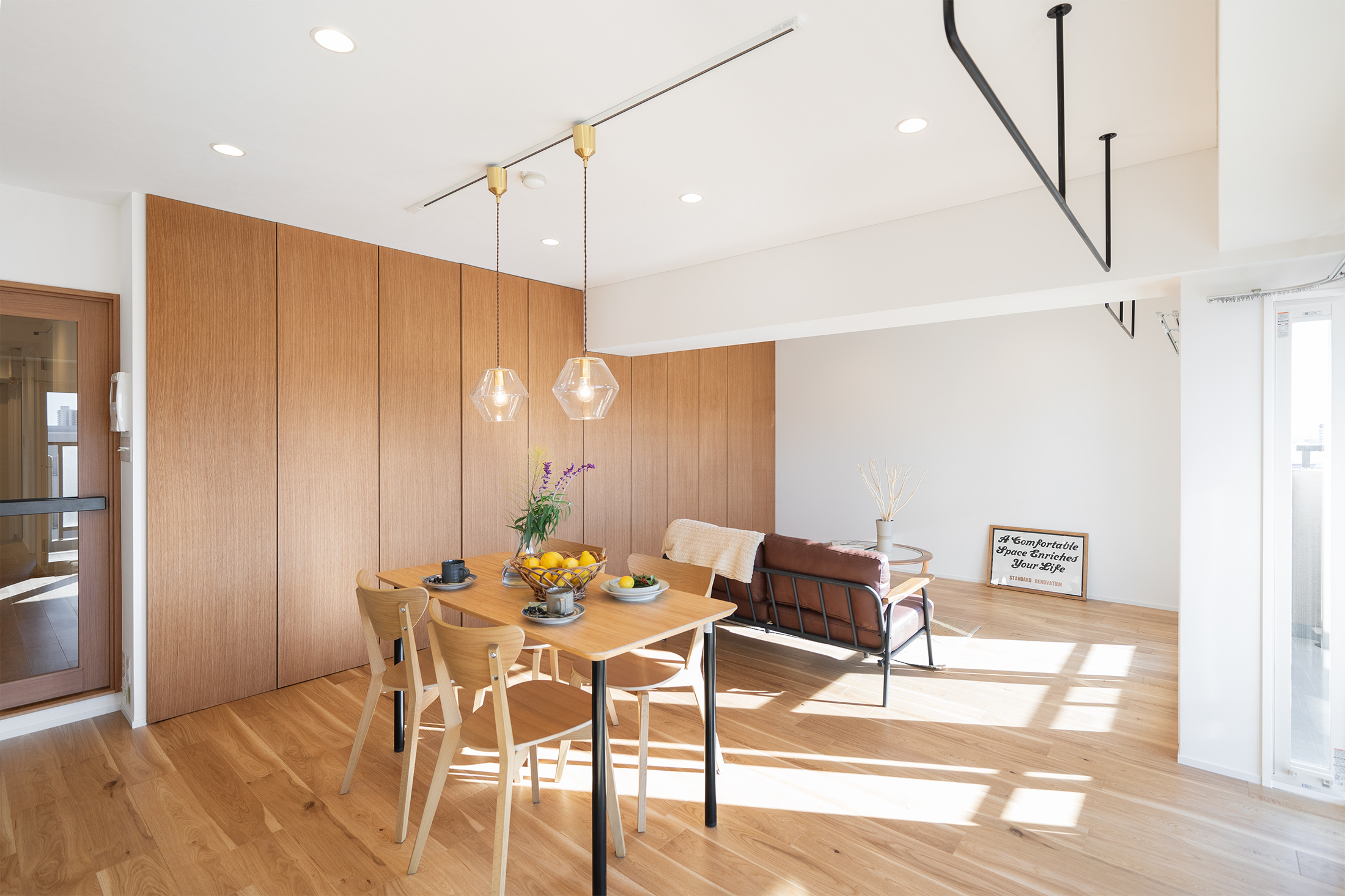 中古マンション　フルリノベーション　リビングダイニング