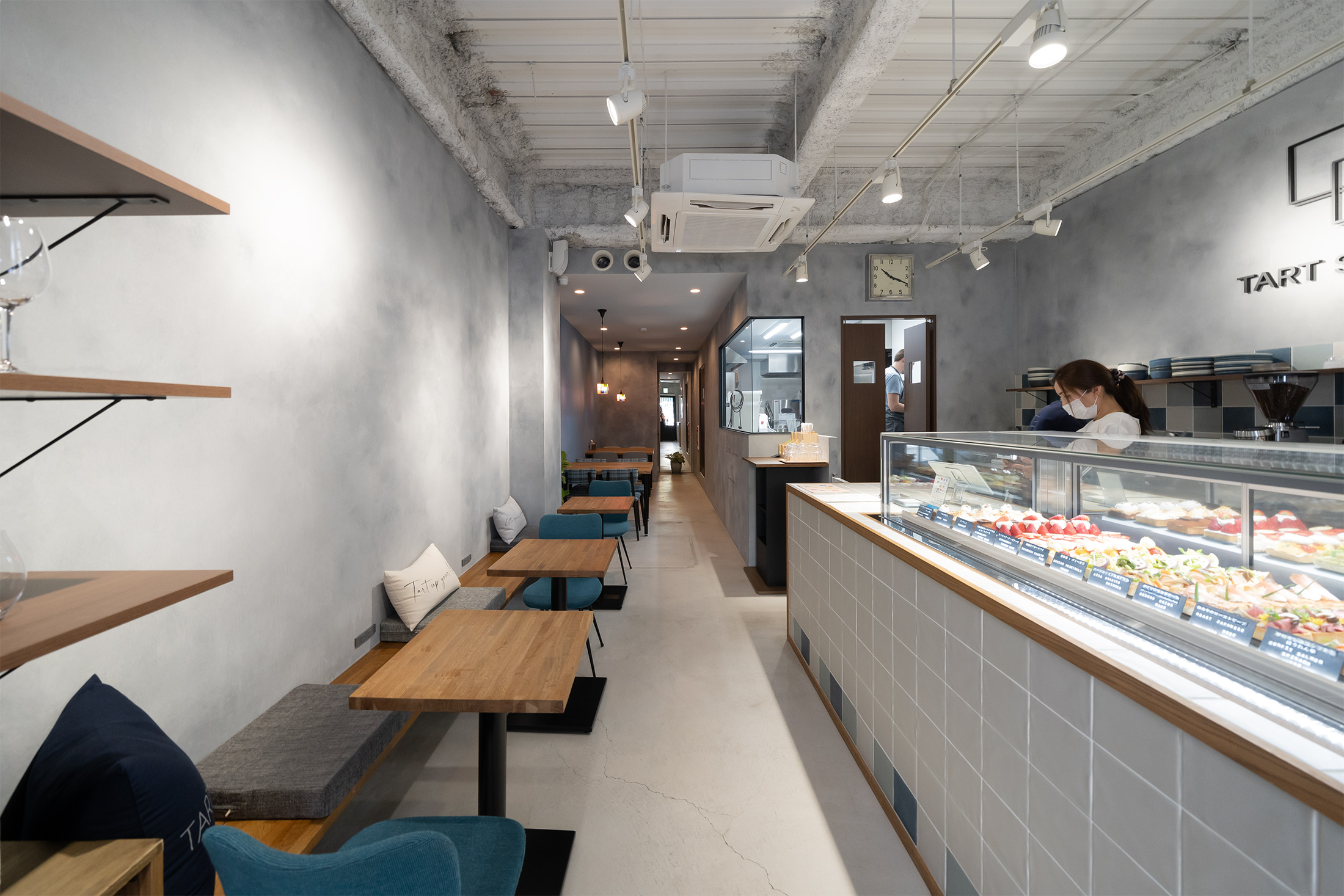 店舗デザイン・リノベーション「TART SQUARE/カフェ」1人テーブル席
