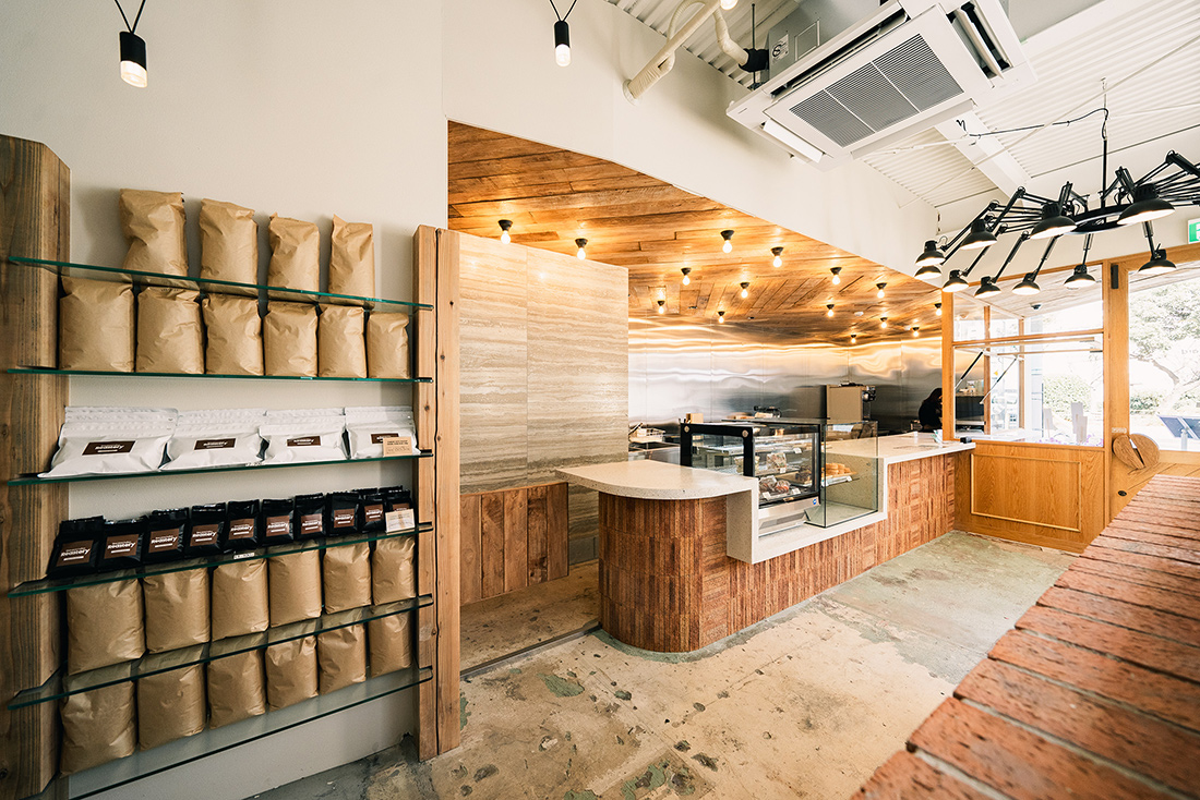 Standard Café & Gallery 堀江あみだ池公園店 / カフェ　コーヒー豆　ディスプレイ