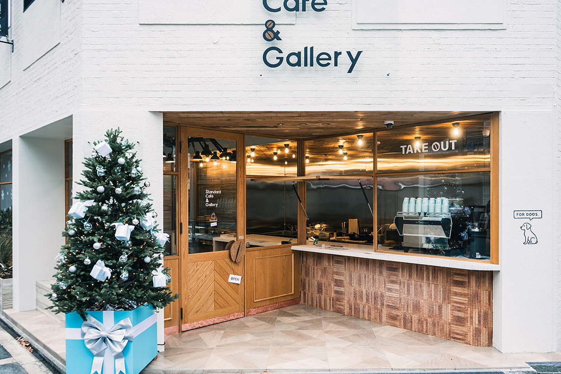 外観　入り口　テイクアウト窓口