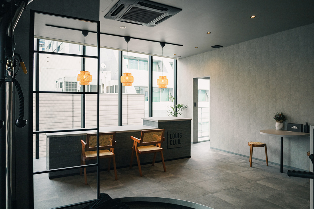 受付　カウンター　店内